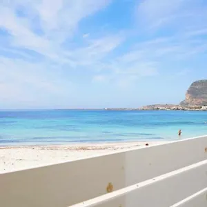  Bed & Breakfast Stabilimento Lido Burrone Italië