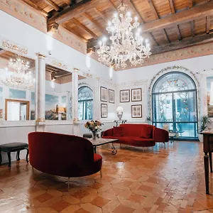 Otel Pantheon